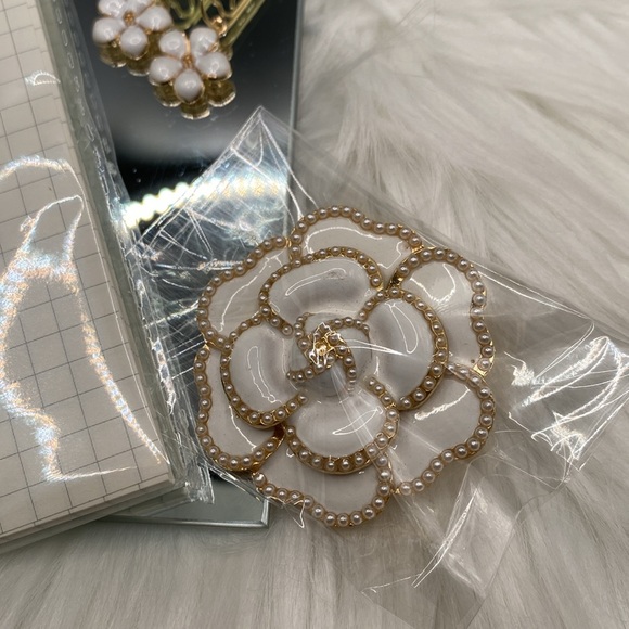 New! PM SIZE AGENDA REFILL INSERT, (2) Agenda Charms (1) Camellia Brooch - Picture 5 of 5